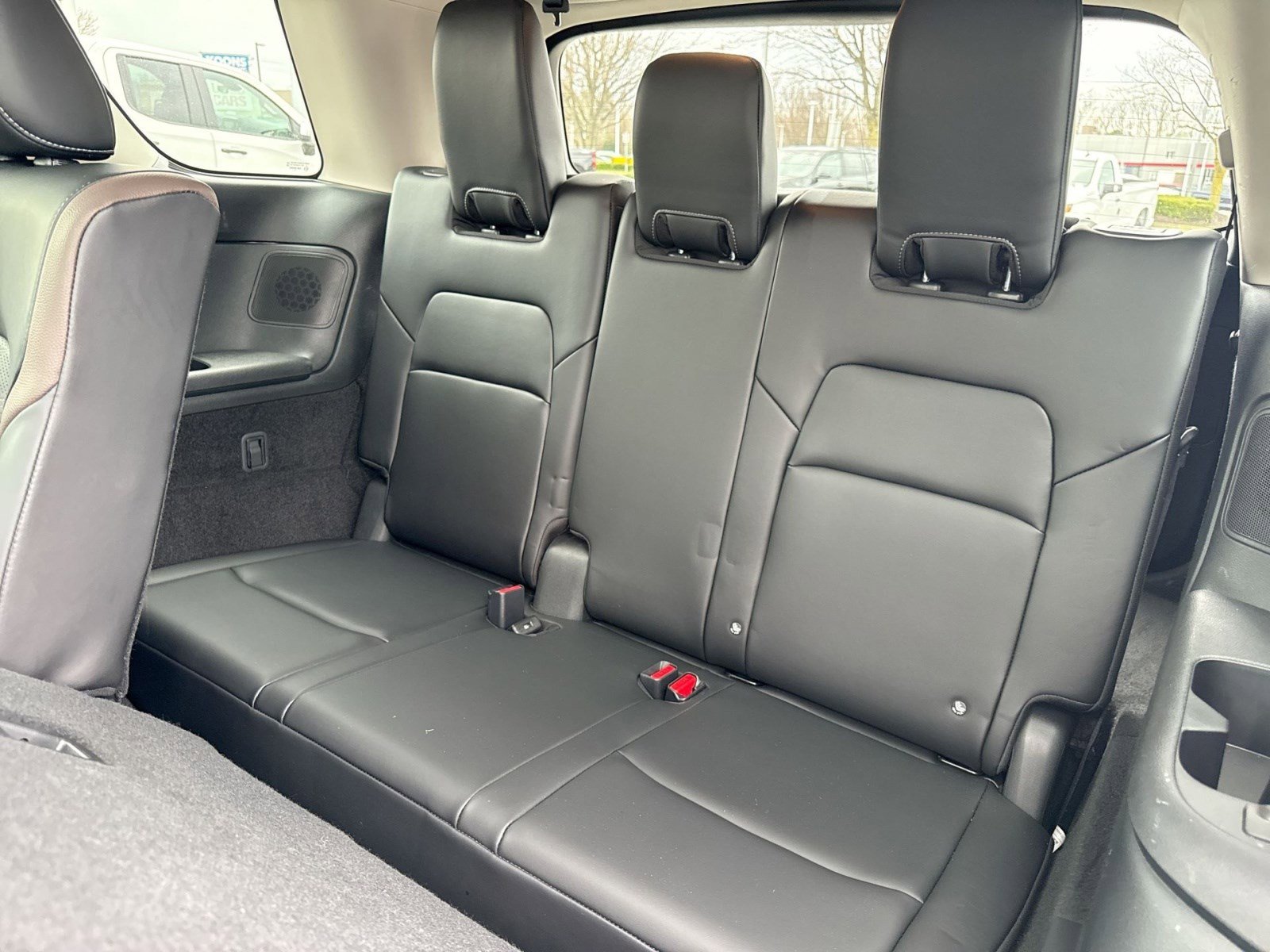 Used 2024 Nissan Pathfinder Platinum w/ Black Appearance Package image 26