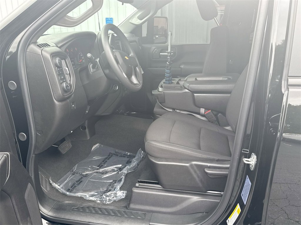 Used 2025 Chevrolet Silverado 2500 Custom image 13