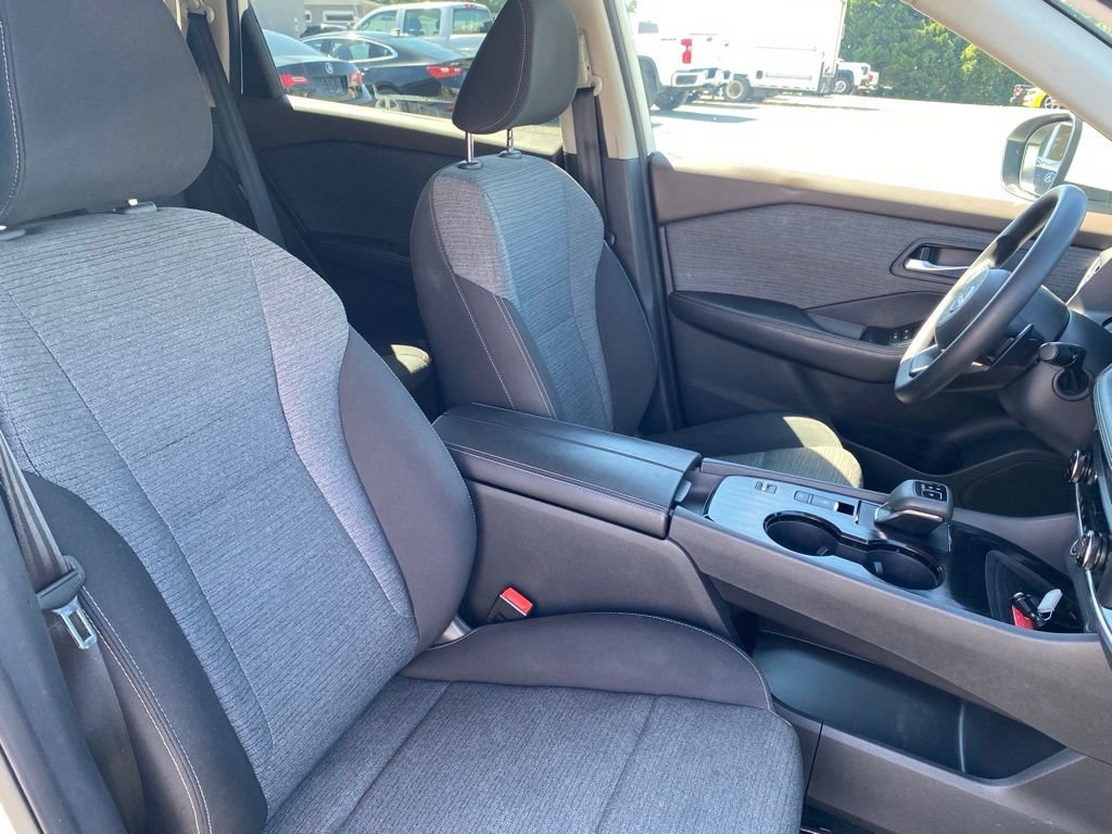 Used 2023 Nissan Rogue SV FWD image 21