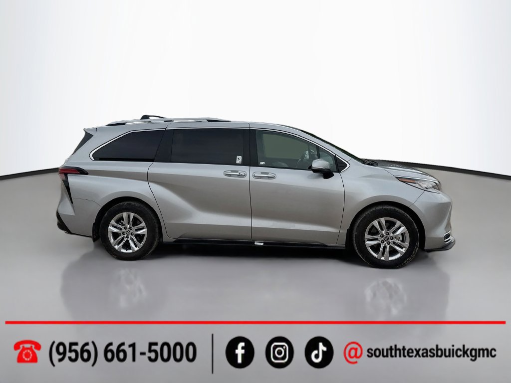 Used 2025 Toyota Sienna Limited AWD/4WD image 9