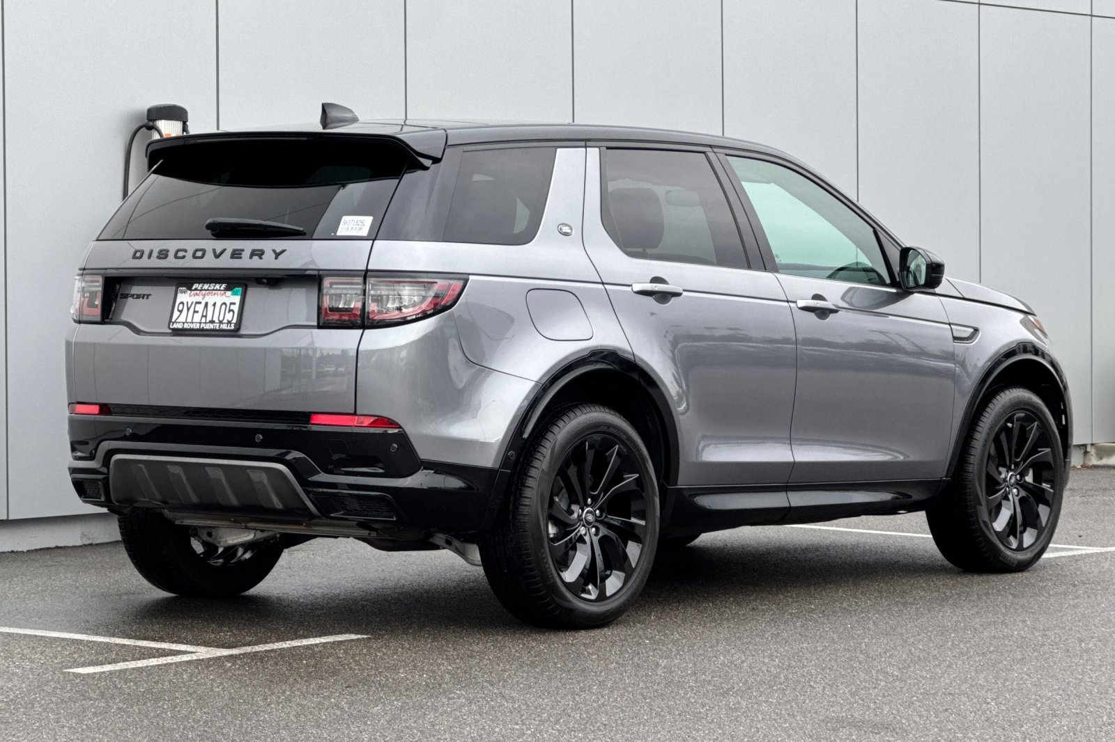 Used 2025 Land Rover Discovery Sport Dynamic SE AWD/4WD image 5