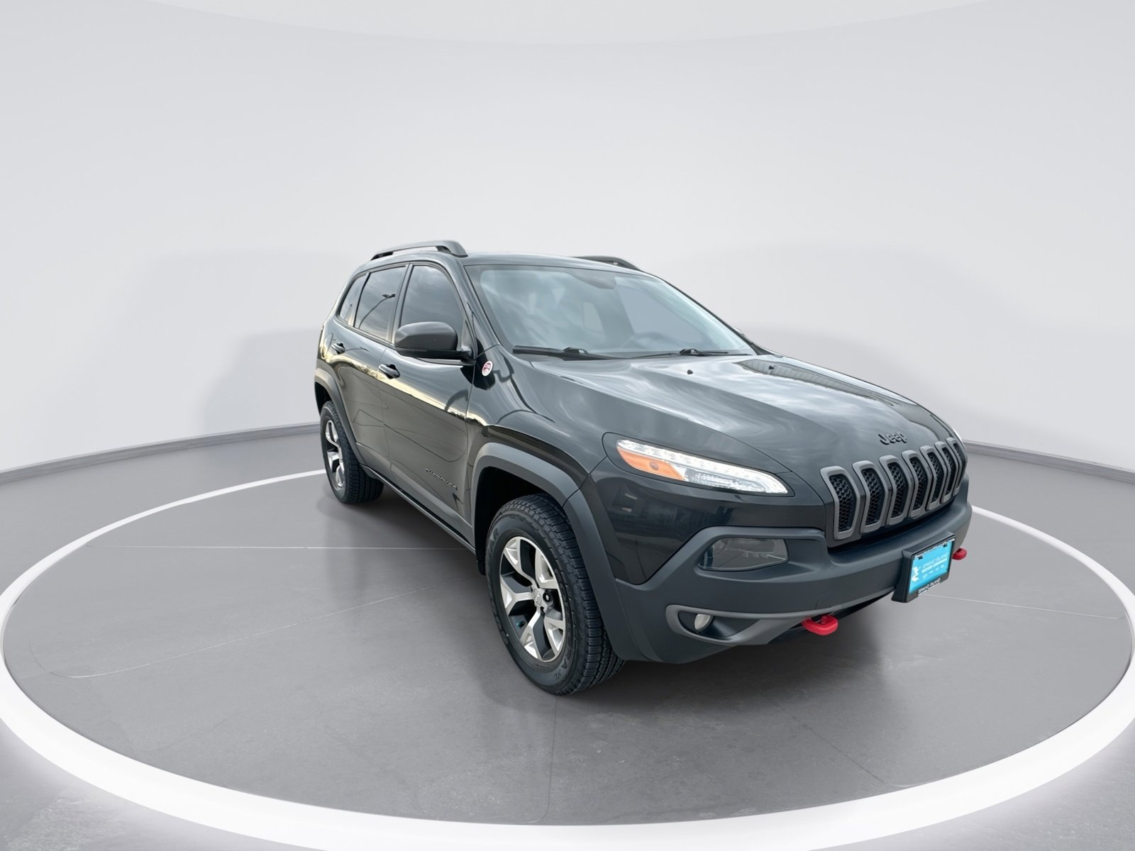 Used 2015 Jeep Cherokee Trailhawk w/ Comfort/Convenience Group AWD/4WD image 2