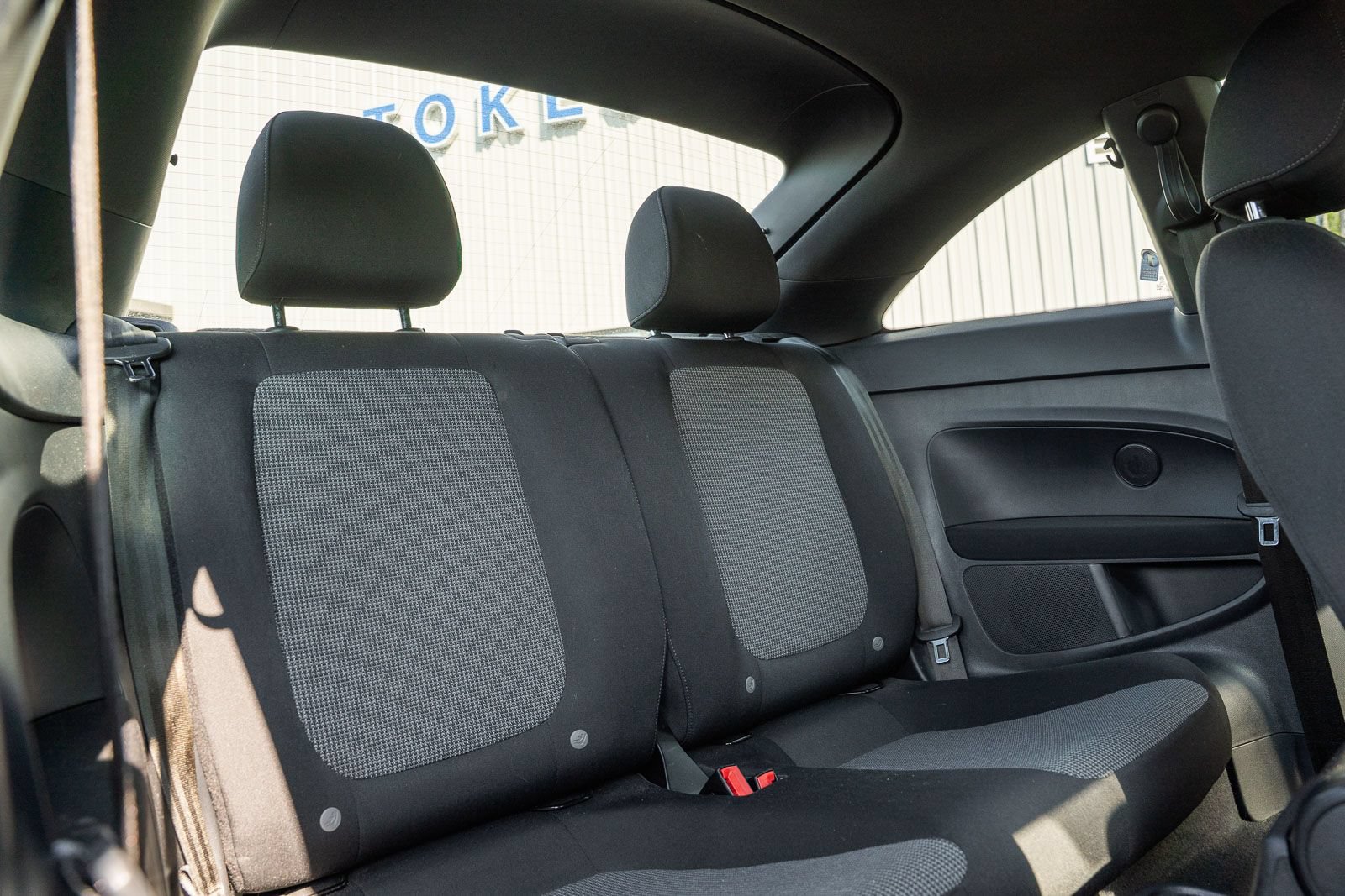 Used 2018 Volkswagen Beetle 2.0T S FWD image 12