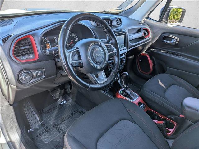 Used 2018 Jeep Renegade Trailhawk w/ Cold Weather Group II AWD/4WD image 12