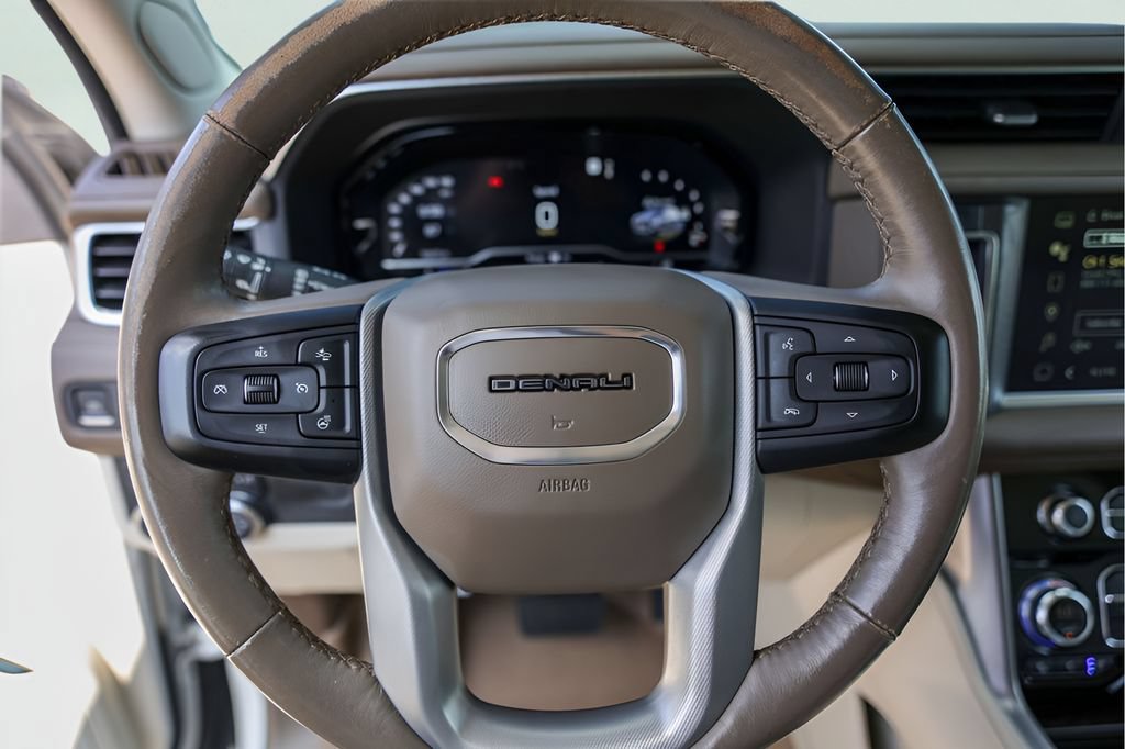 Used 2022 GMC Yukon Denali AWD/4WD image 15