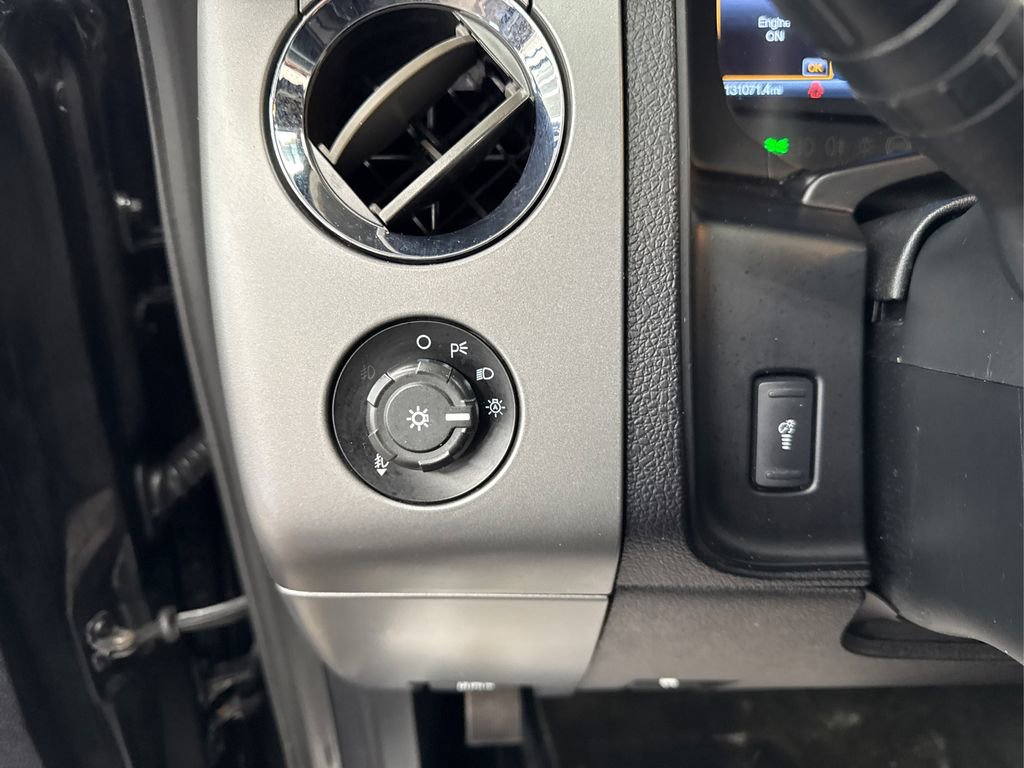 Used 2017 Ford Expedition Platinum image 27