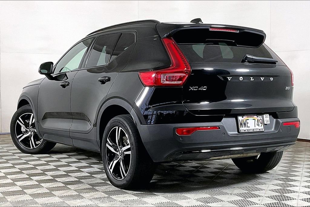 Used 2023 Volvo XC40 B5 Plus AWD/4WD image 13