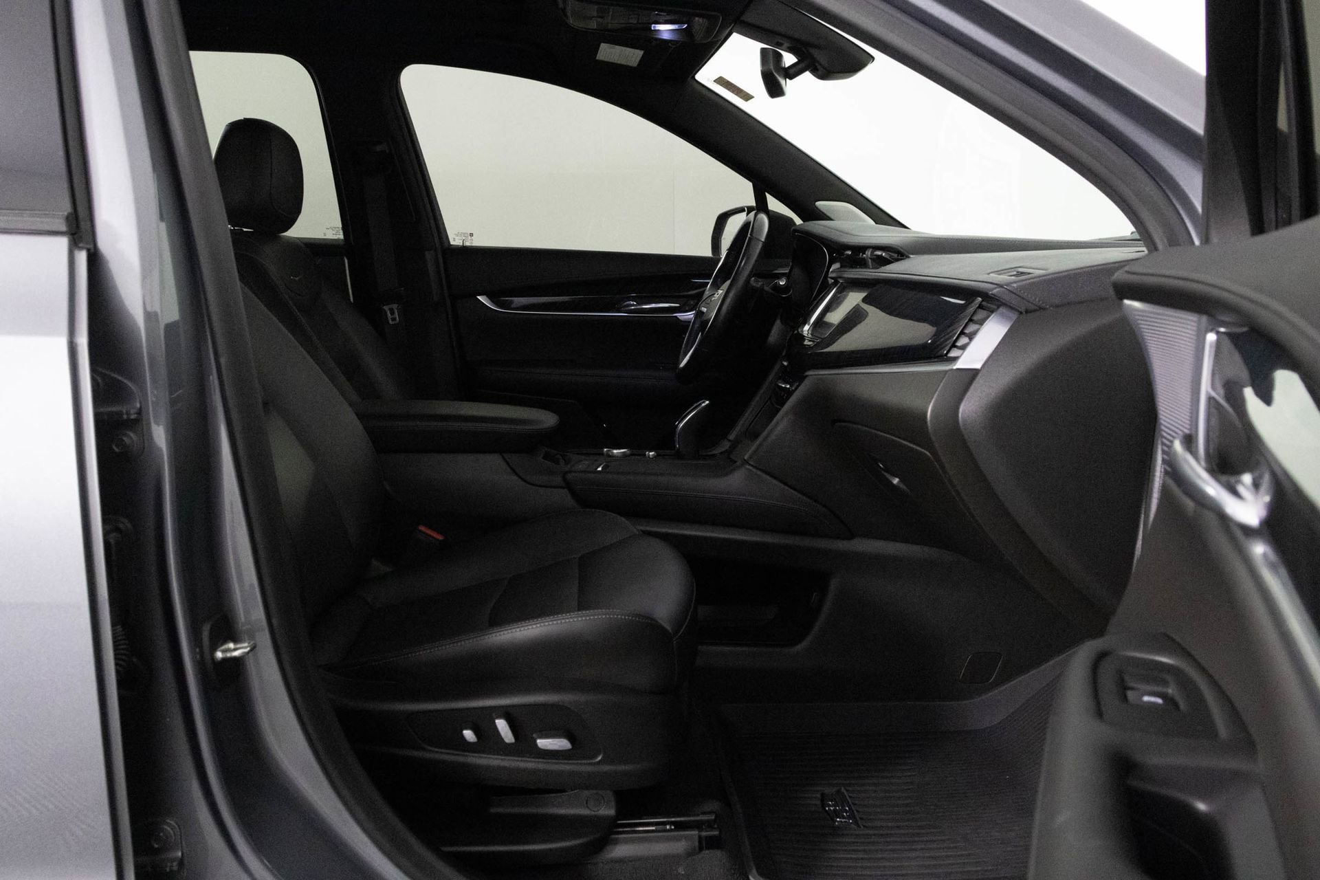 Used 2021 Cadillac XT6 Premium Luxury image 43