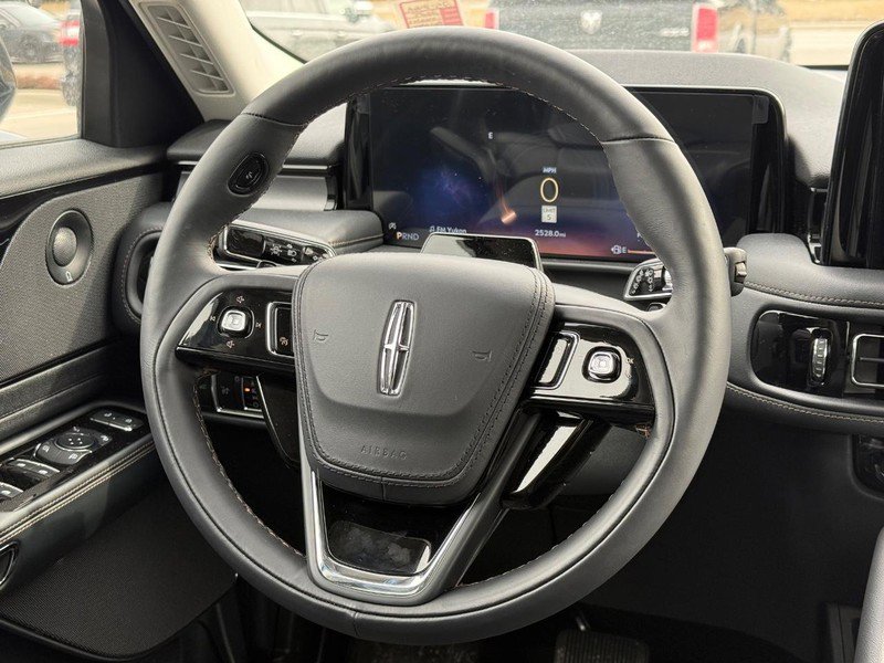 New 2025 Lincoln Aviator AWD w/ Jet Appearance Package image 9