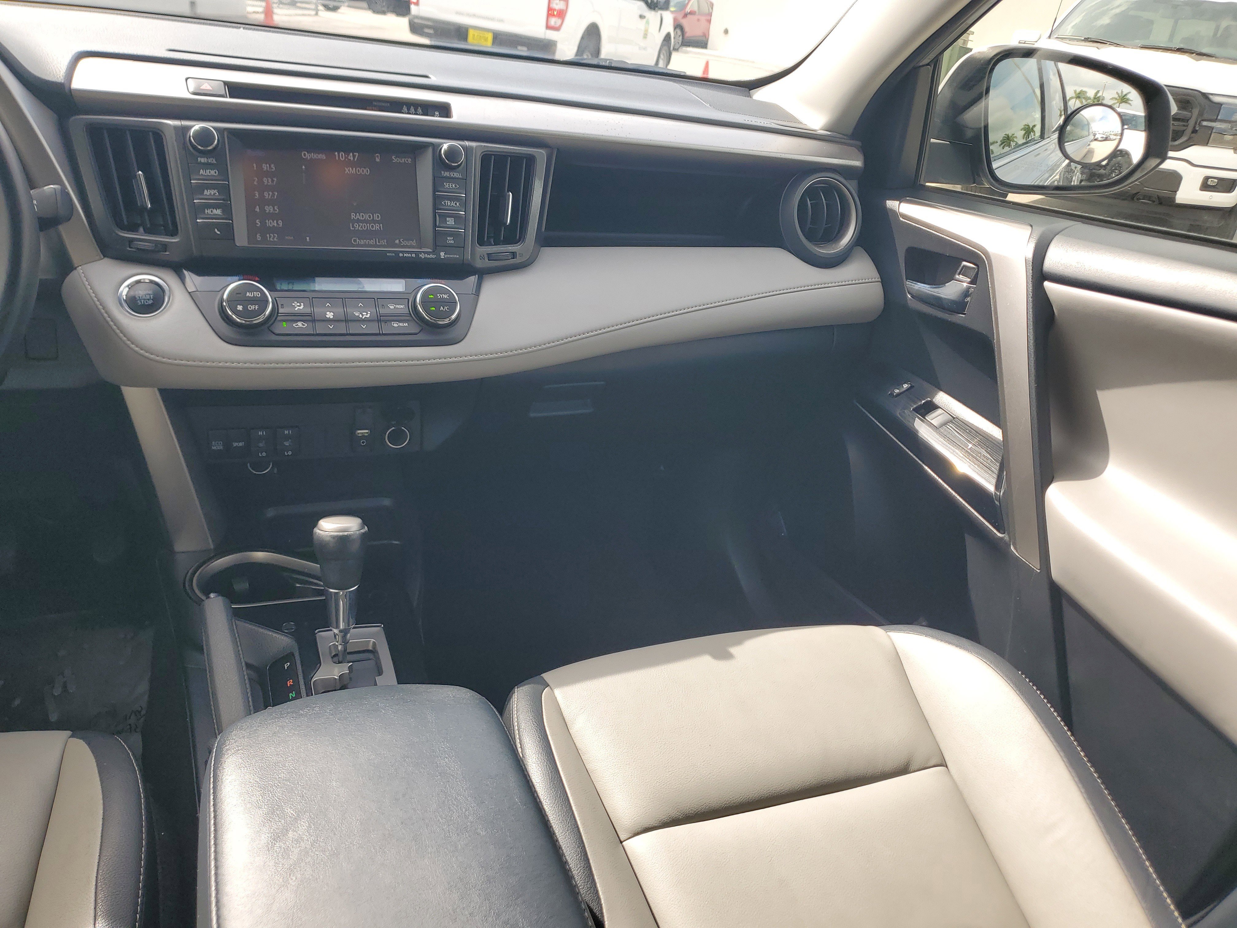 Used 2018 Toyota RAV4 Limited image 19