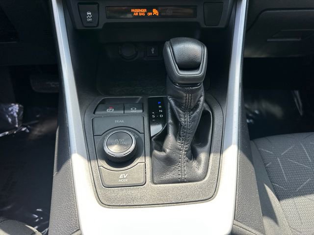 Used 2020 Toyota RAV4 XLE w/ Convenience Package AWD/4WD image 25