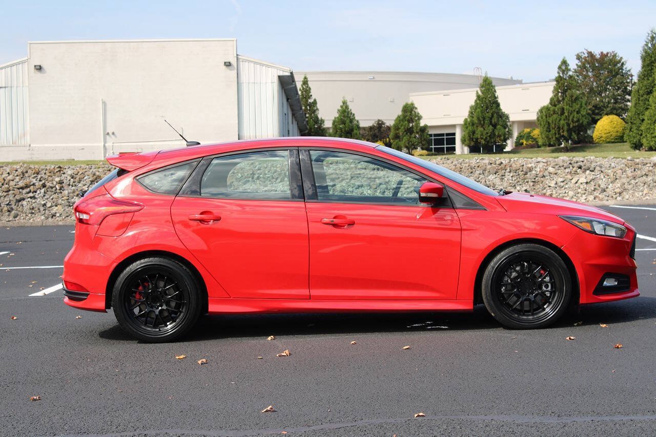 Used 2015 Ford Focus ST FWD image 7