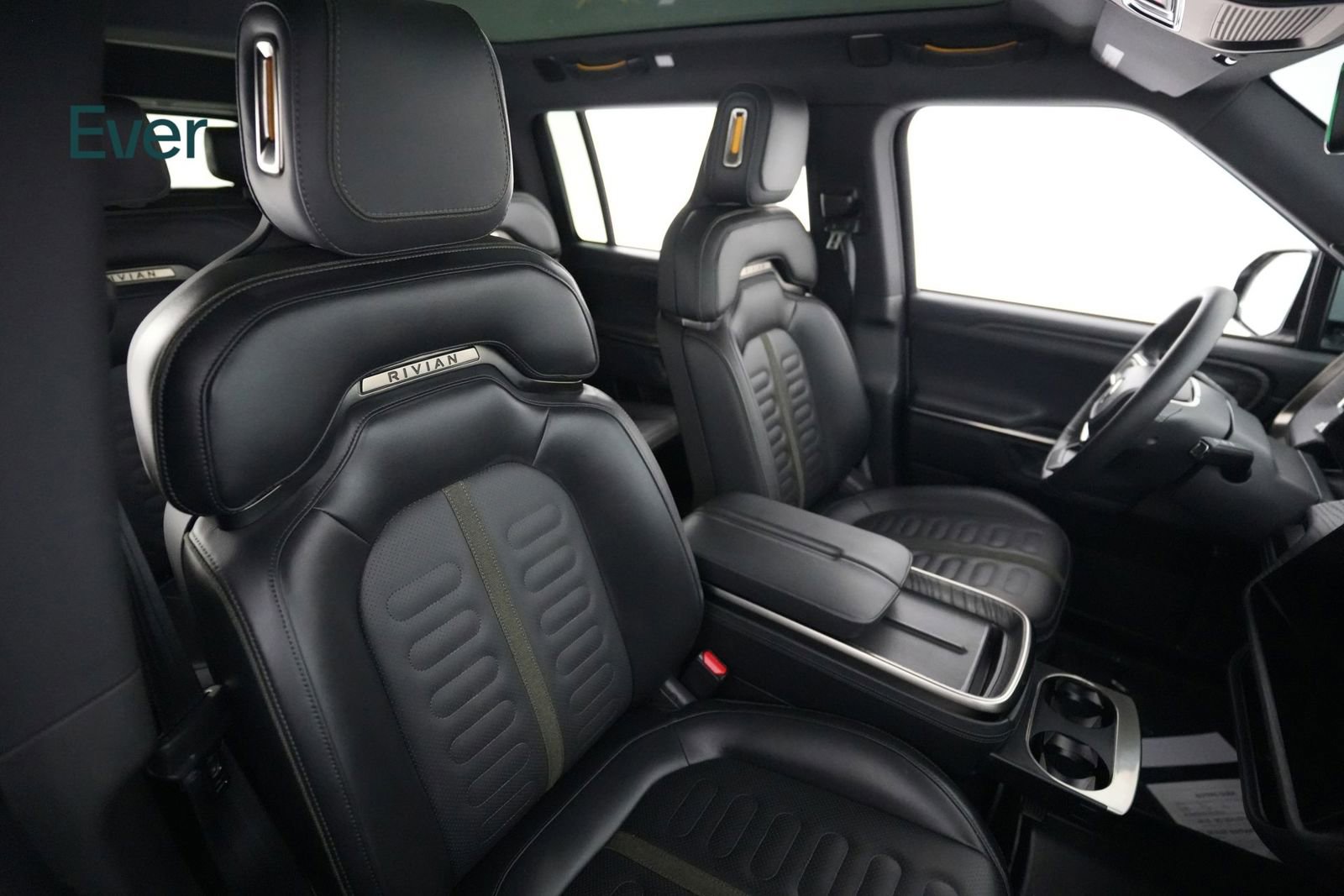 Used 2026 Rivian R1S Adventure AWD/4WD image 22