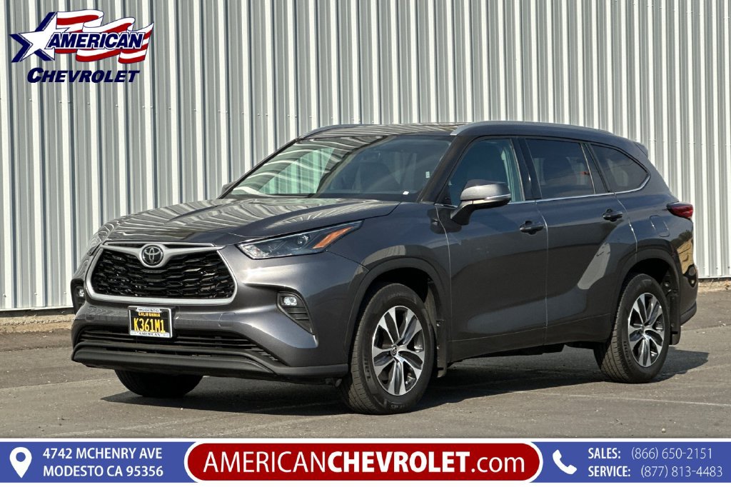 Used 2022 Toyota Highlander XLE AWD/4WD image 8