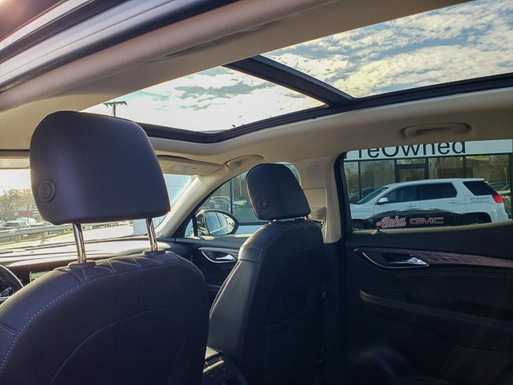 Used 2023 Buick Envision Avenir image 23