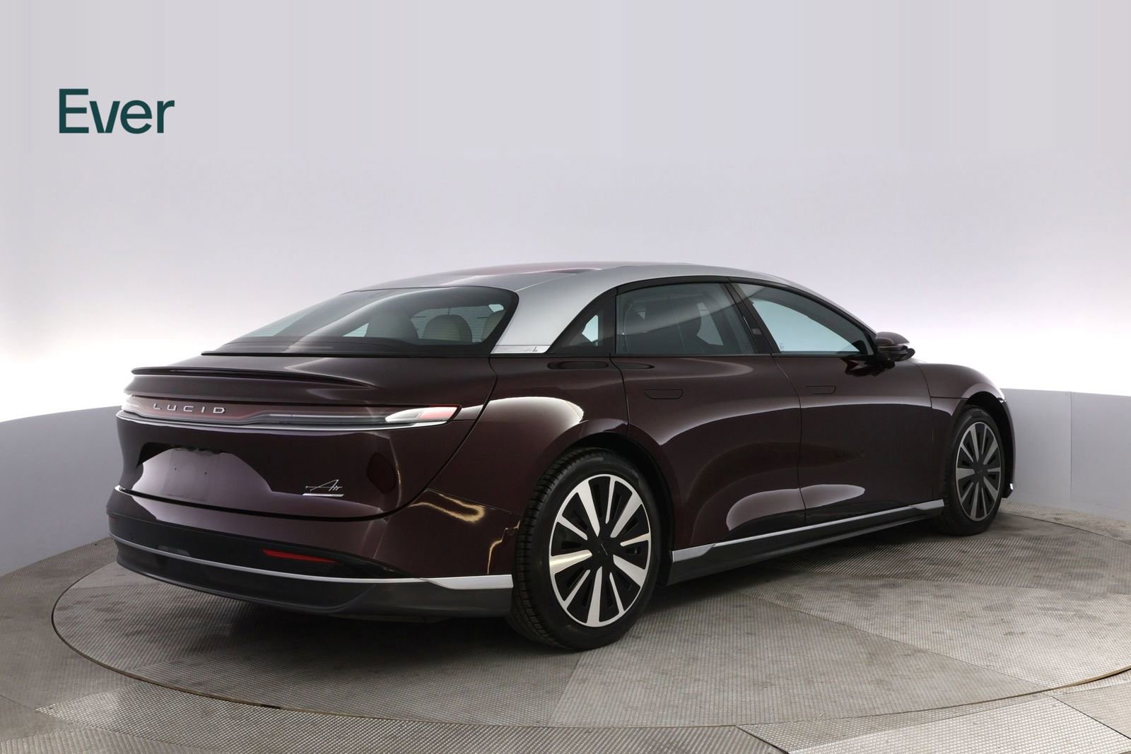 Used 2023 Lucid Air Touring image 3