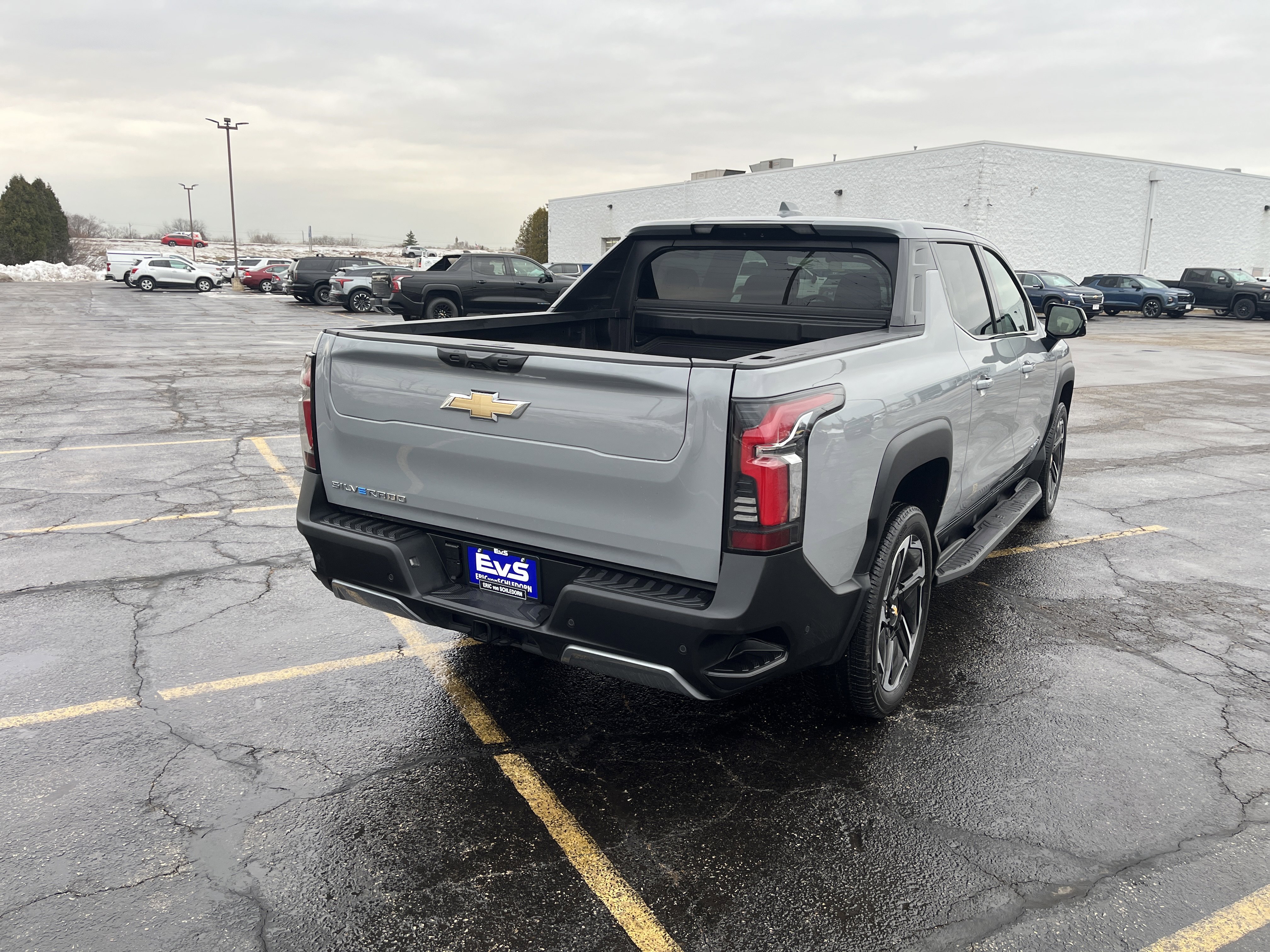 Used 2025 Chevrolet Silverado EV LT w/ LT Premium Package image 6
