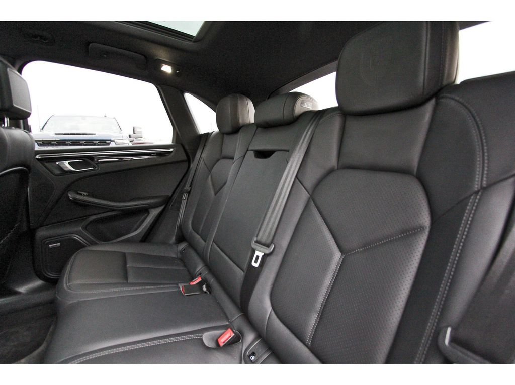 Used 2021 Porsche Macan S AWD/4WD image 31