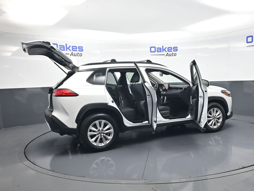 Used 2022 Toyota Corolla Cross LE FWD image 52
