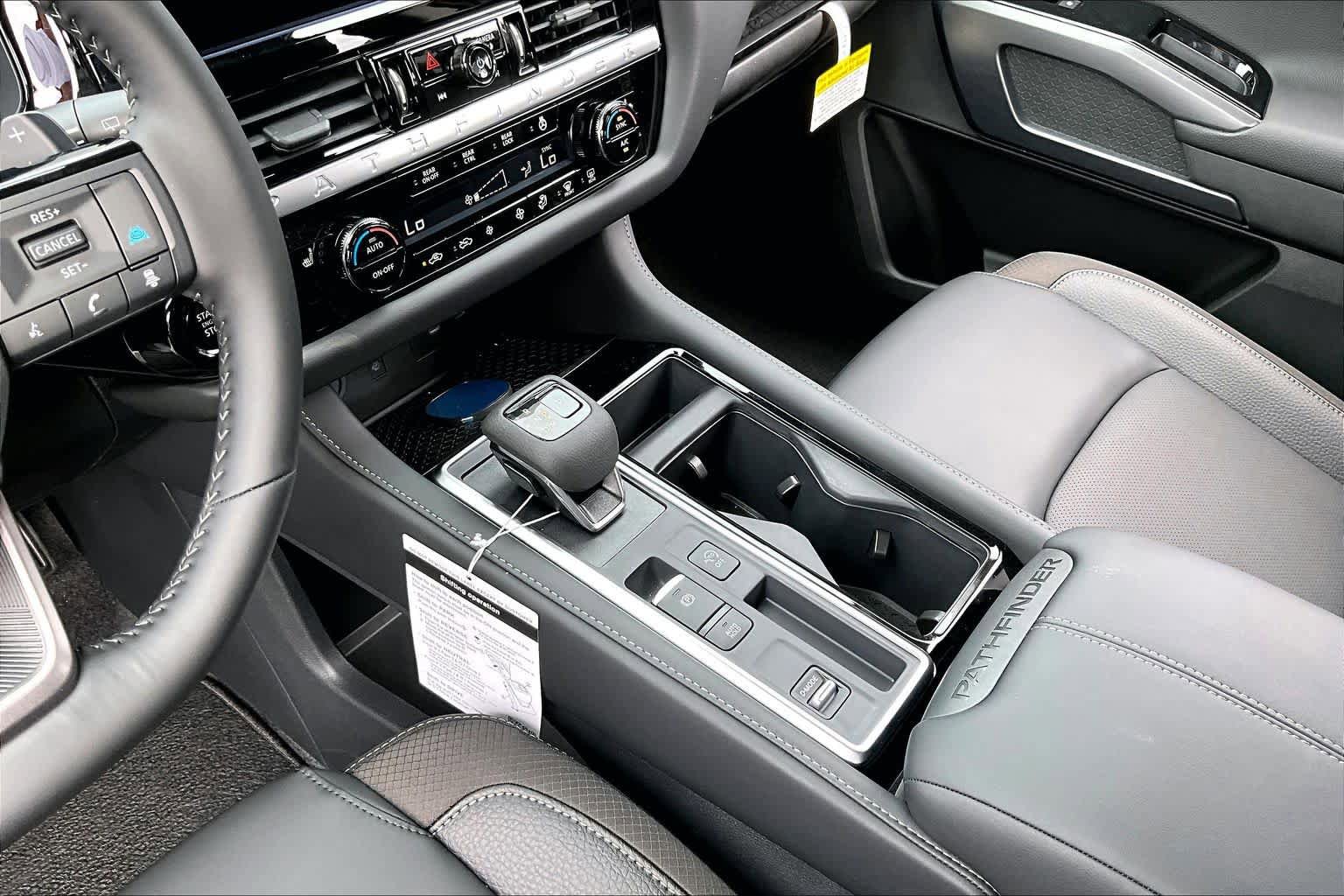 New 2026 Nissan Pathfinder SL FWD image 7