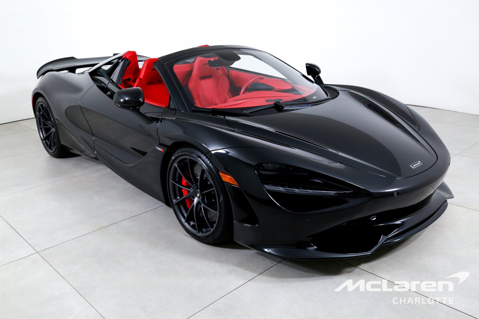 Used 2026 McLaren 750S Spider RWD image 4