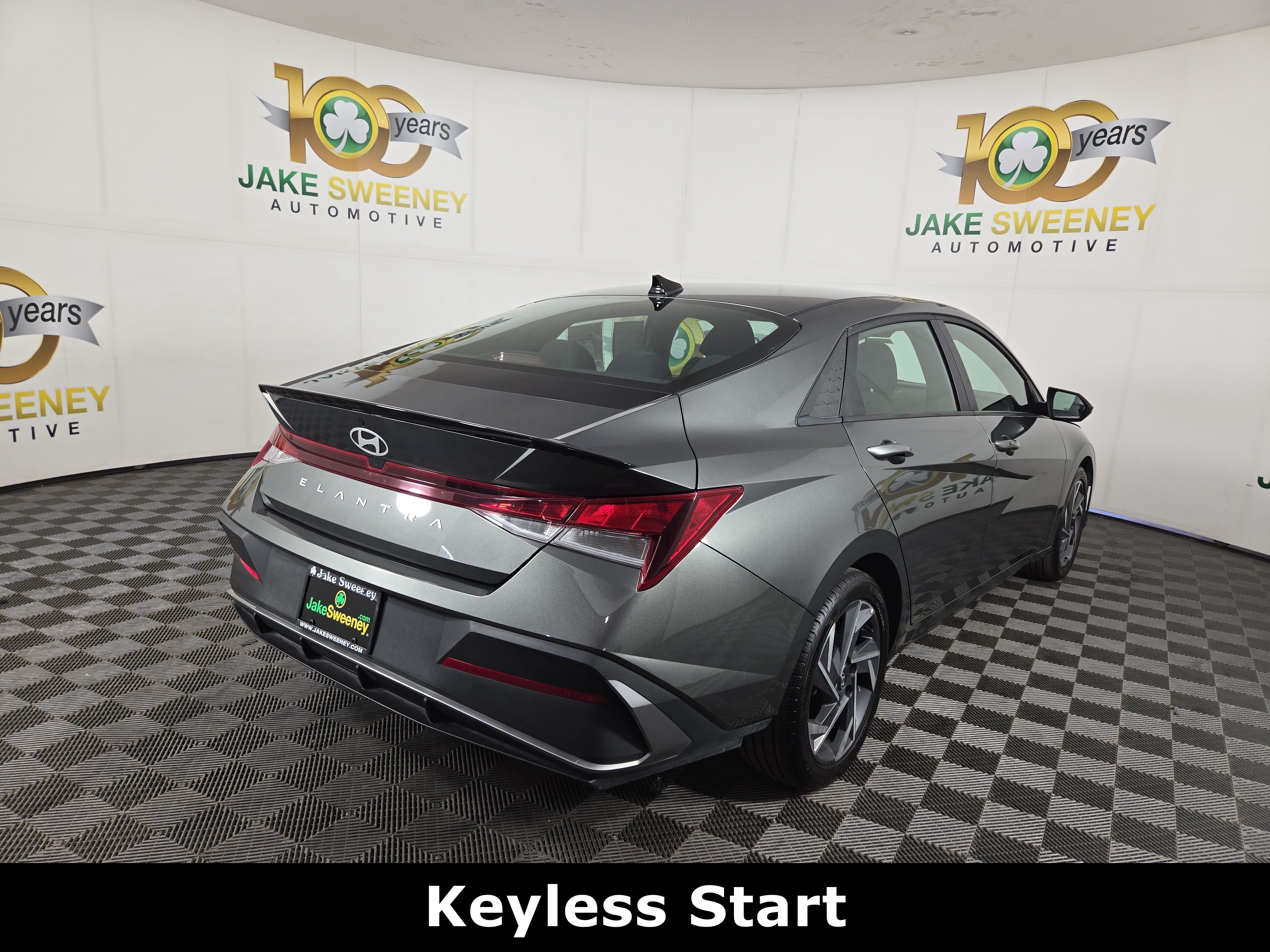 Used 2025 Hyundai Elantra Sport FWD image 9