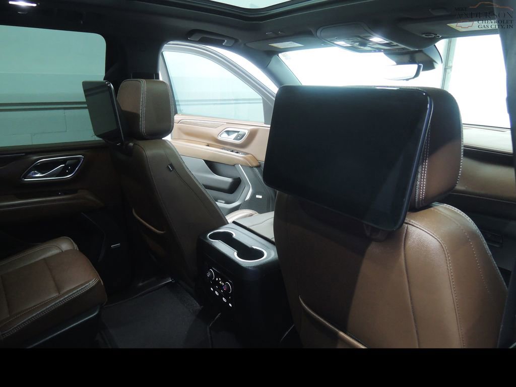 Used 2023 Chevrolet Suburban High Country w/ Advanced Technology Package image 46