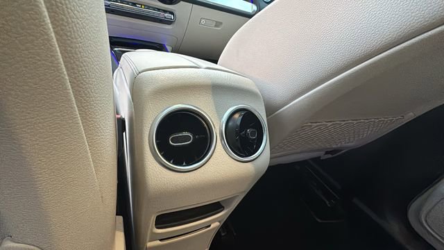 Used 2022 Mercedes-Benz GLB 250 GLB 250 image 21