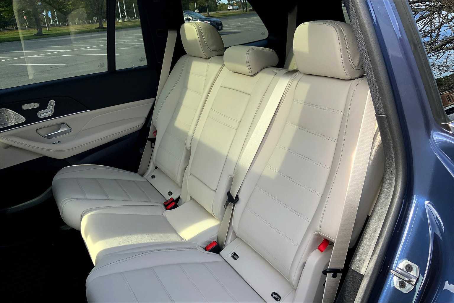 Used 2025 Mercedes-Benz GLS 450 4MATIC image 20
