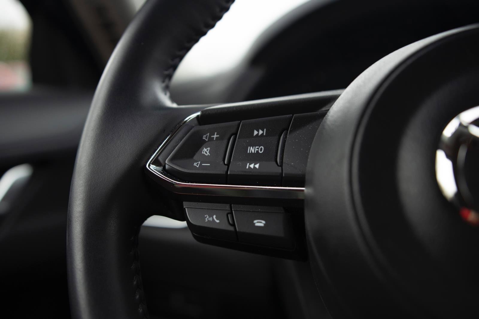 Used 2023 MAZDA CX-5 AWD 2.5 S w/ Premium Package image 6