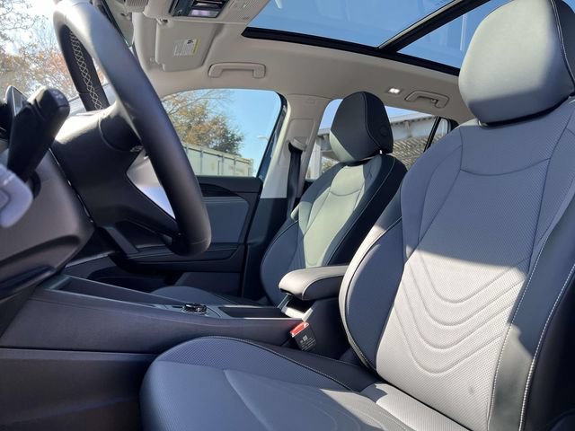 New 2026 Volkswagen Tiguan SE FWD image 10