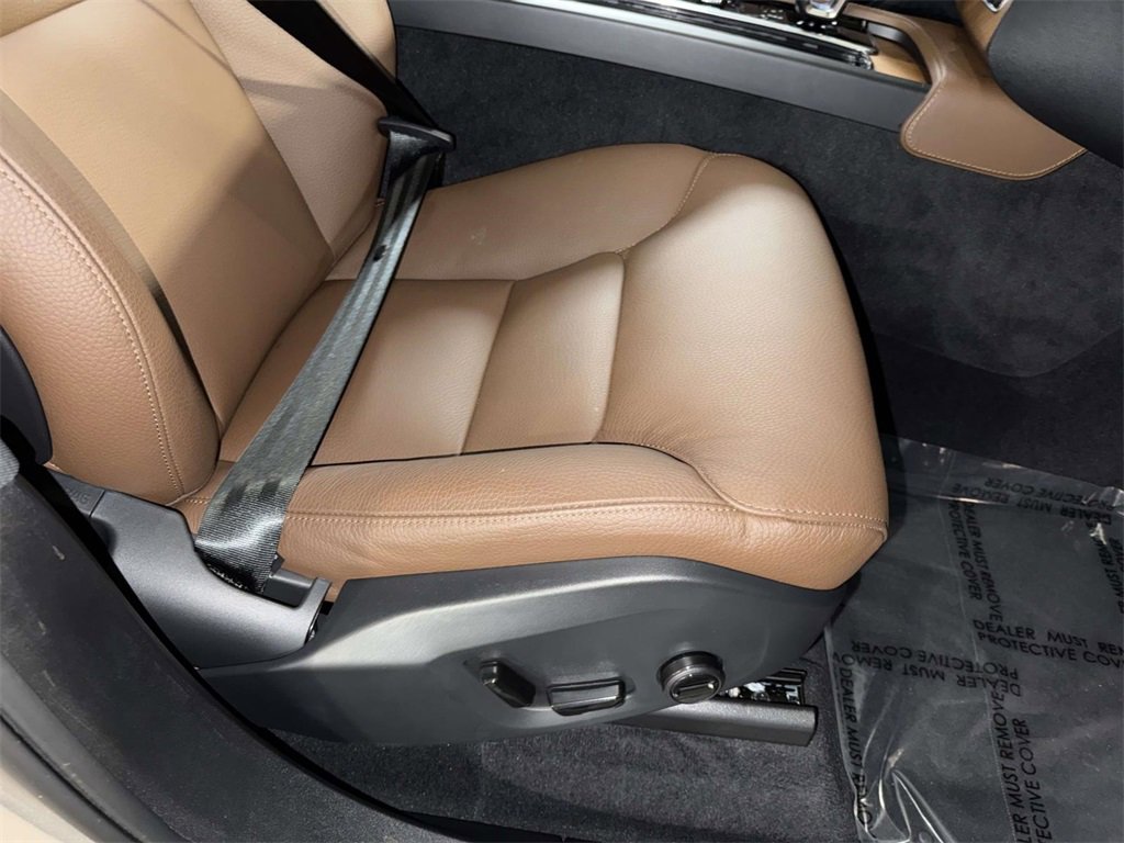 Certified 2025 Volvo XC90 B6 Plus image 15