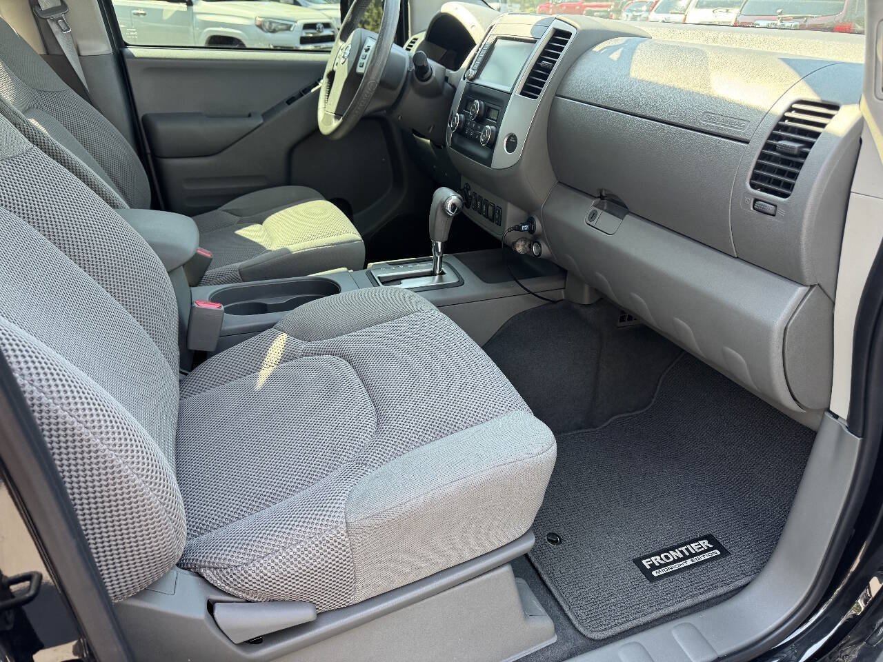 Used 2019 Nissan Frontier SV w/ Value Truck Package AWD/4WD image 12