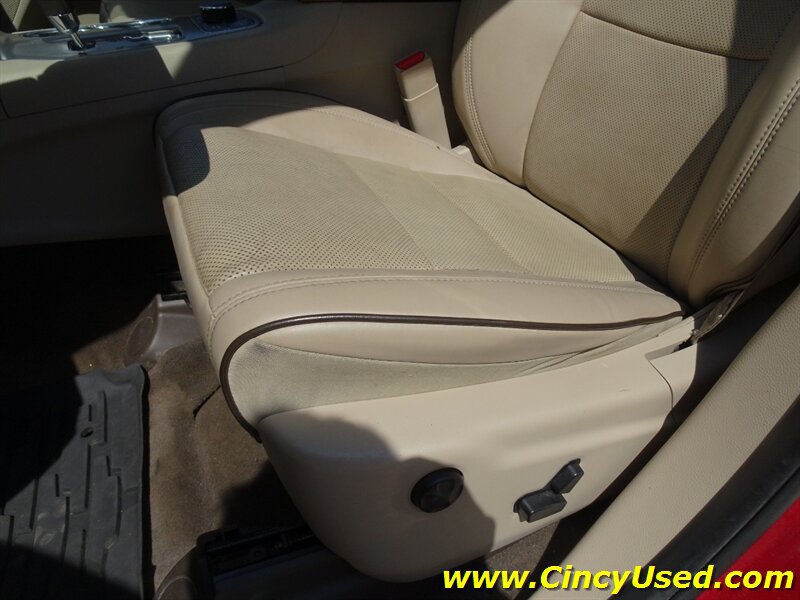 Used 2011 Jeep Grand Cherokee Overland AWD/4WD image 31