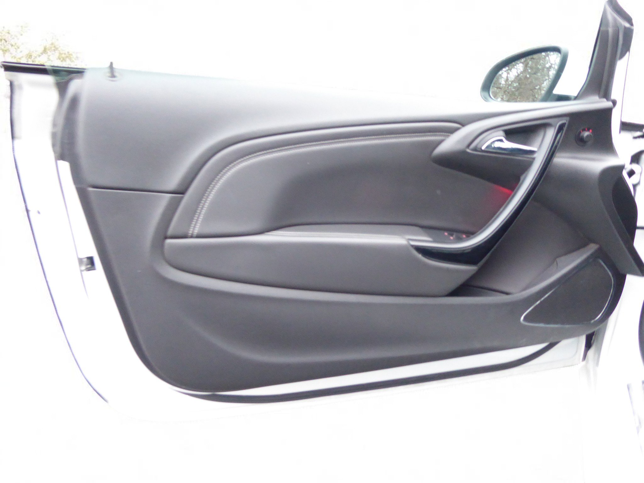 Used 2019 Buick Cascada Premium image 17