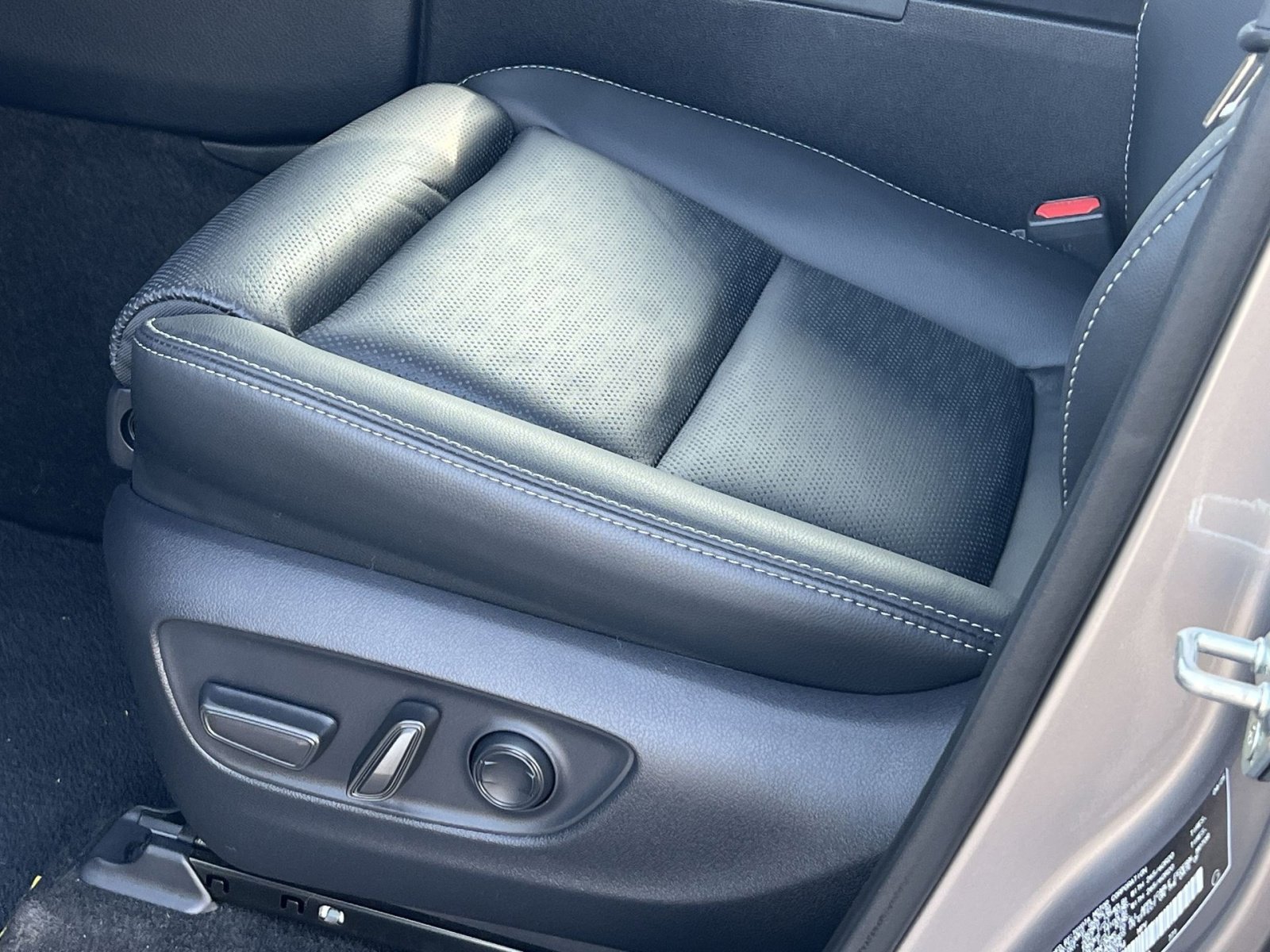 Used 2025 Toyota Land Cruiser image 13