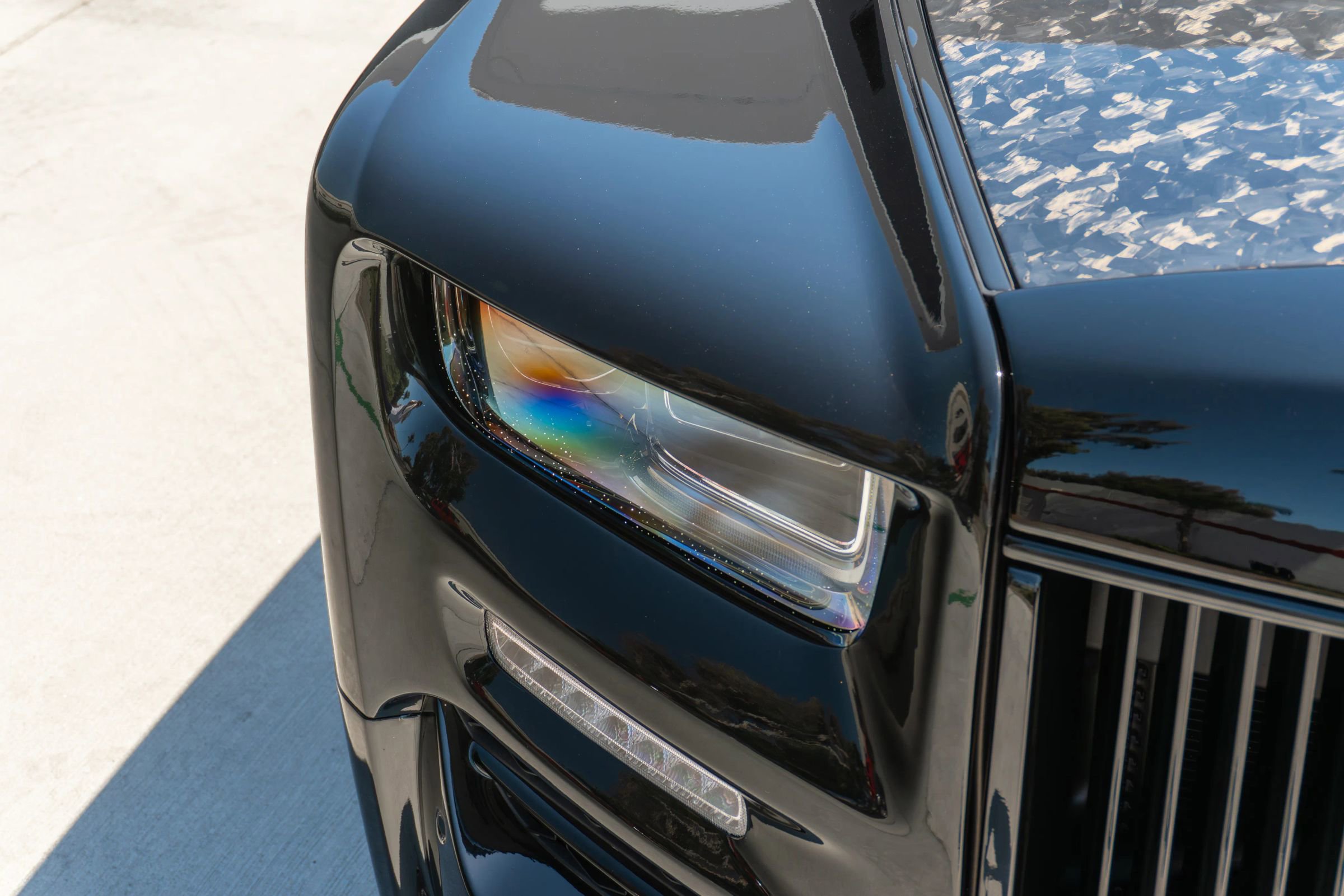 Used 2024 Rolls-Royce Phantom Sedan w/ The Phantom Package RWD image 33