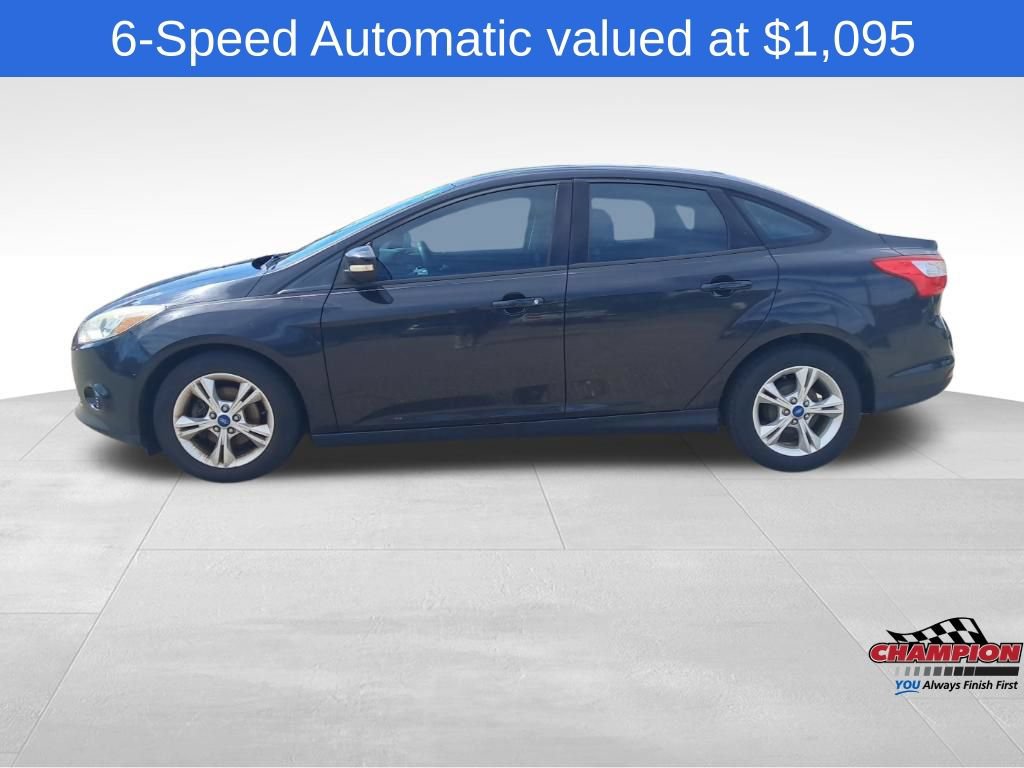 Used 2013 Ford Focus SE w/ SE Winter Pkg FWD image 2