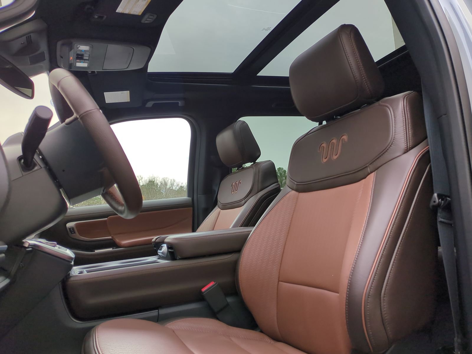 Used 2025 Ford Expedition King Ranch image 16