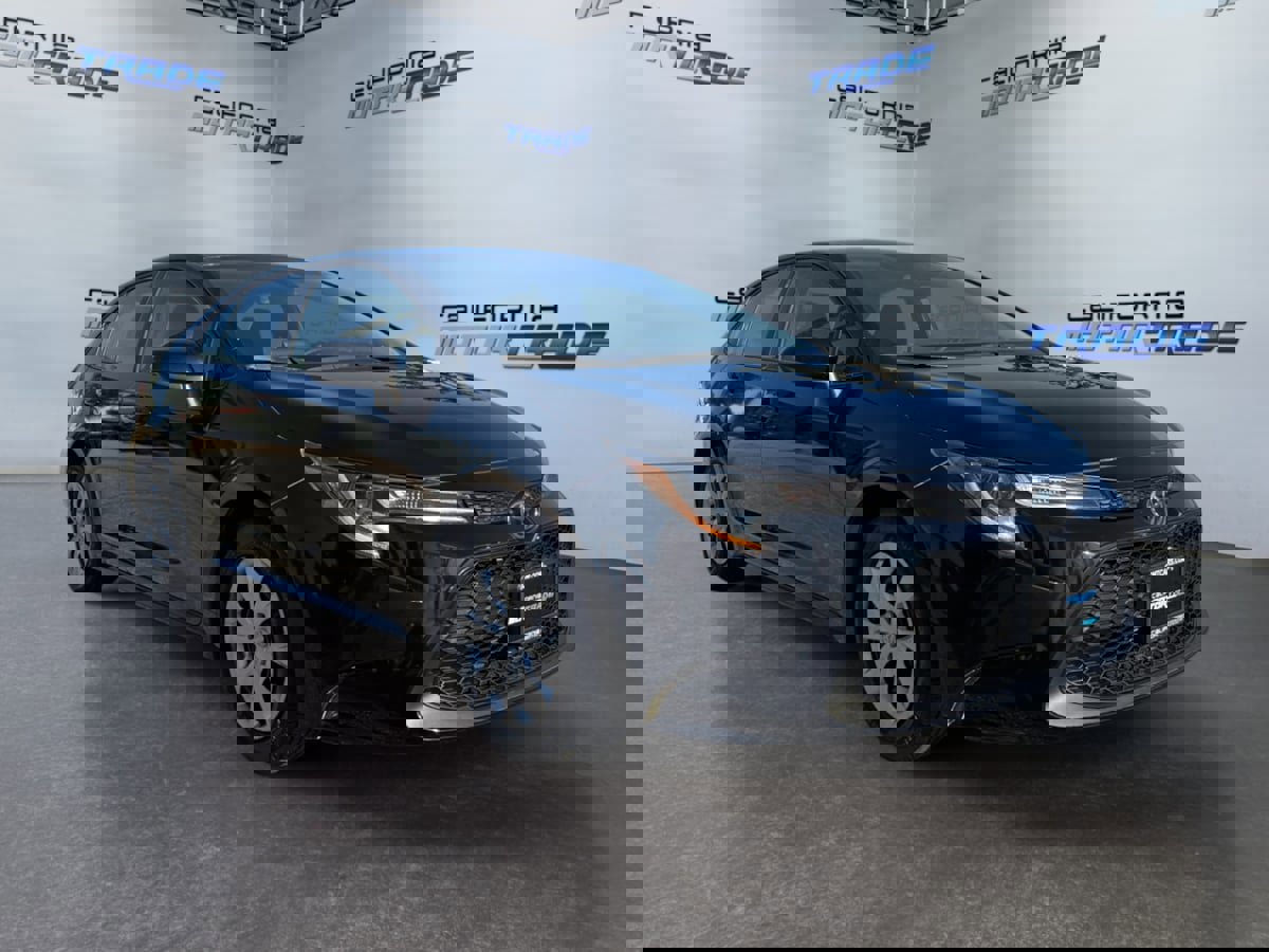 Used 2021 Toyota Corolla LE w/ Carpet Mat Package (TMS) image 3