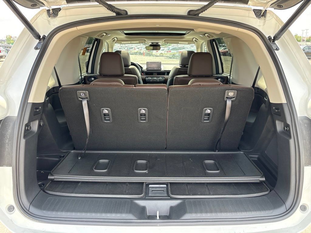 Used 2025 Honda Pilot Elite image 12