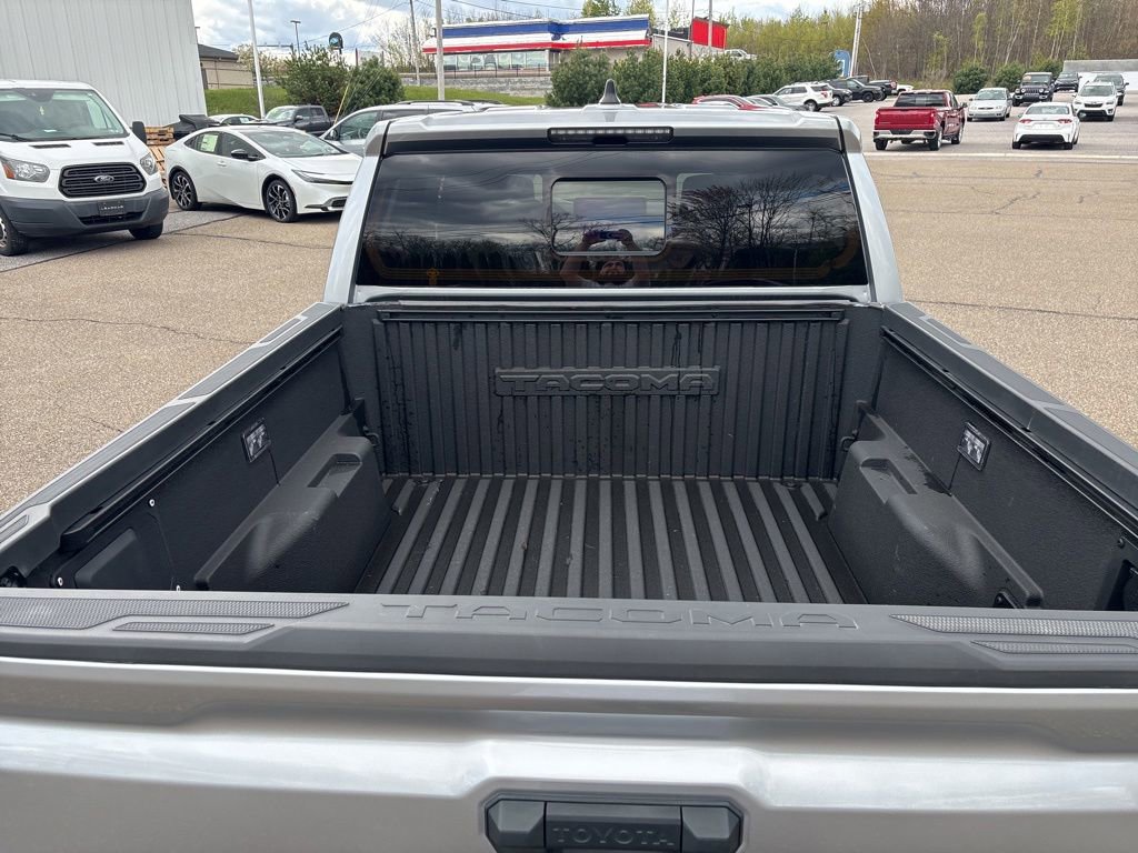 Used 2024 Toyota Tacoma TRD Off-Road w/ TRD Off Road Upgrade Package AWD/4WD image 17