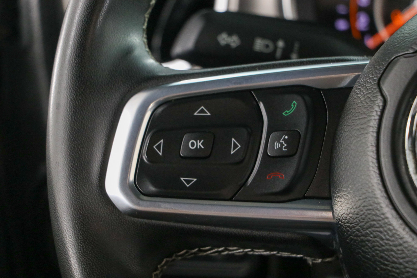 Used 2023 Jeep Gladiator Rubicon w/ LED Lighting Group AWD/4WD image 14