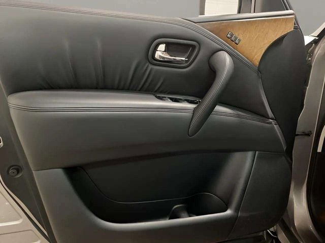 Used 2011 INFINITI QX56 2WD w/ Theater Pkg image 41