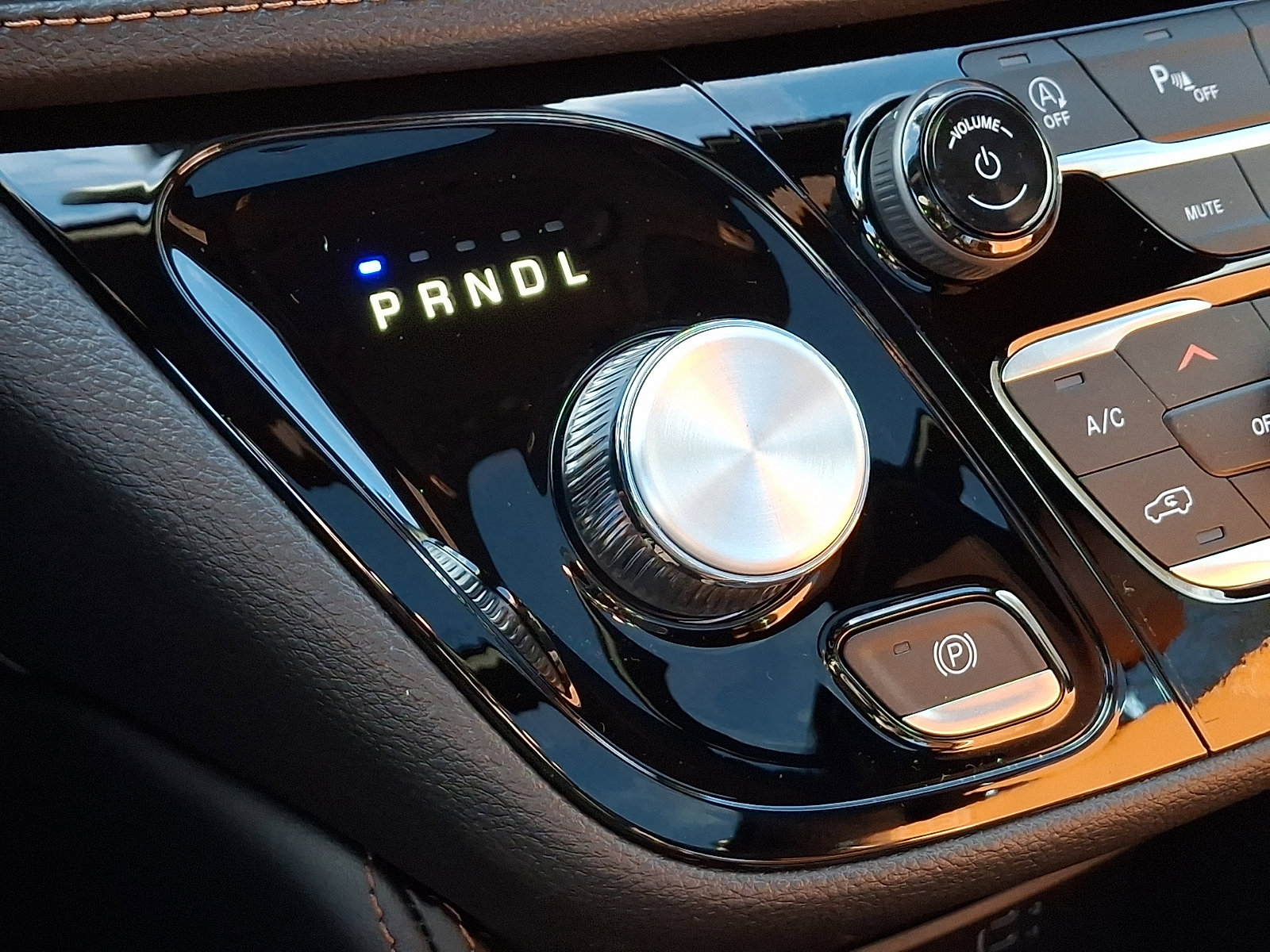 New 2026 Chrysler Pacifica Pinnacle image 11