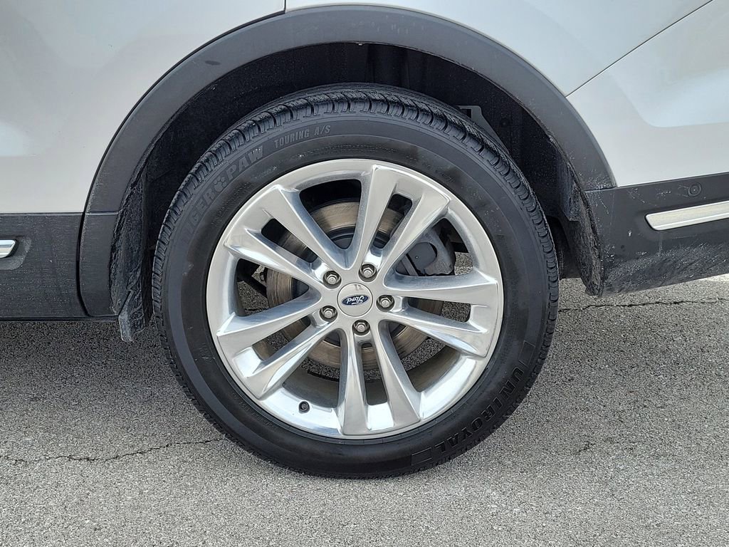 Used 2018 Ford Explorer Limited w/ Equipment Group 301A image 7