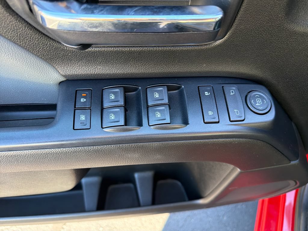 Used 2019 Chevrolet Silverado 1500 Custom w/ Custom Convenience Package AWD/4WD image 22