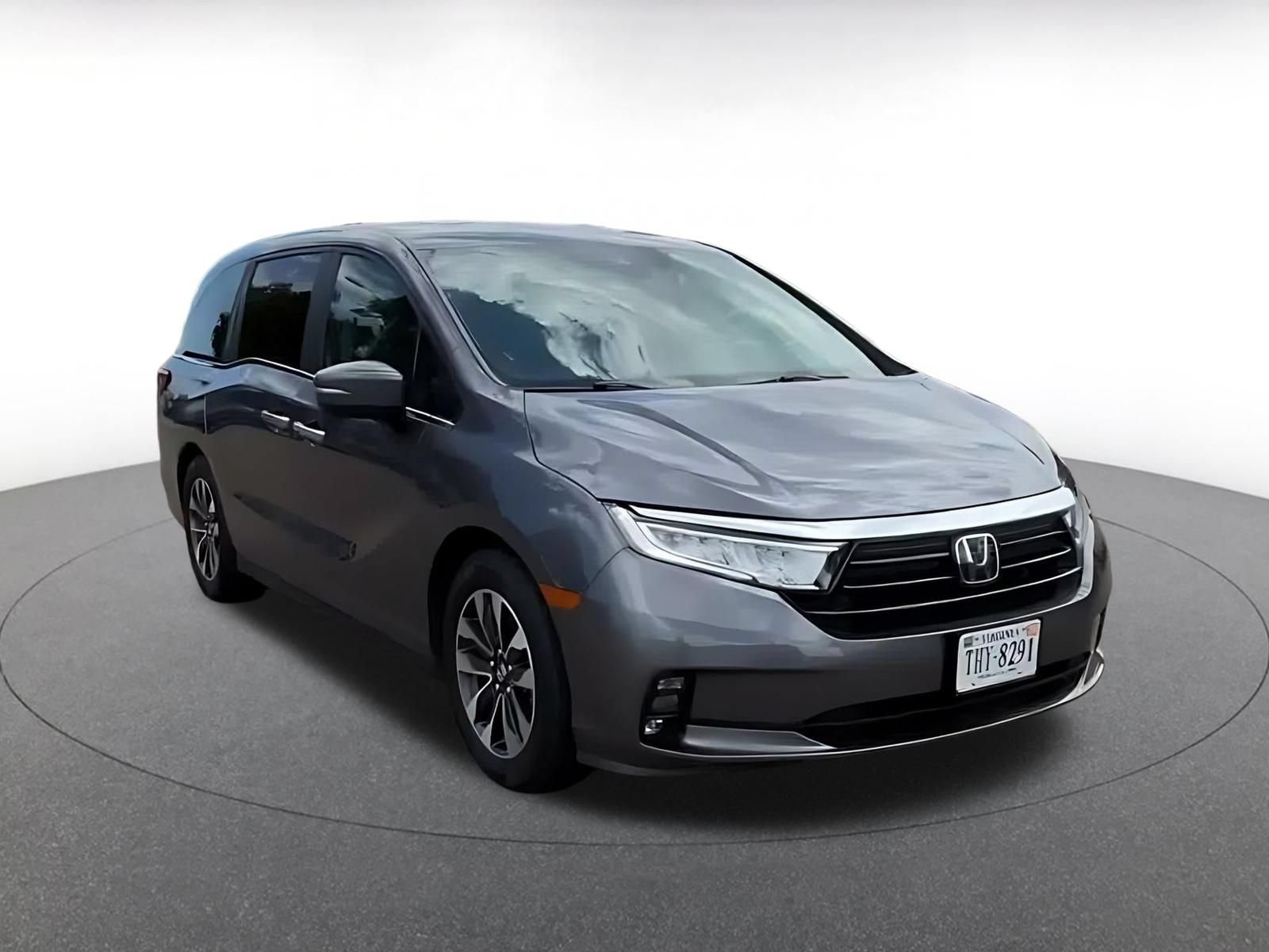 Used 2024 Honda Odyssey EX-L image 3