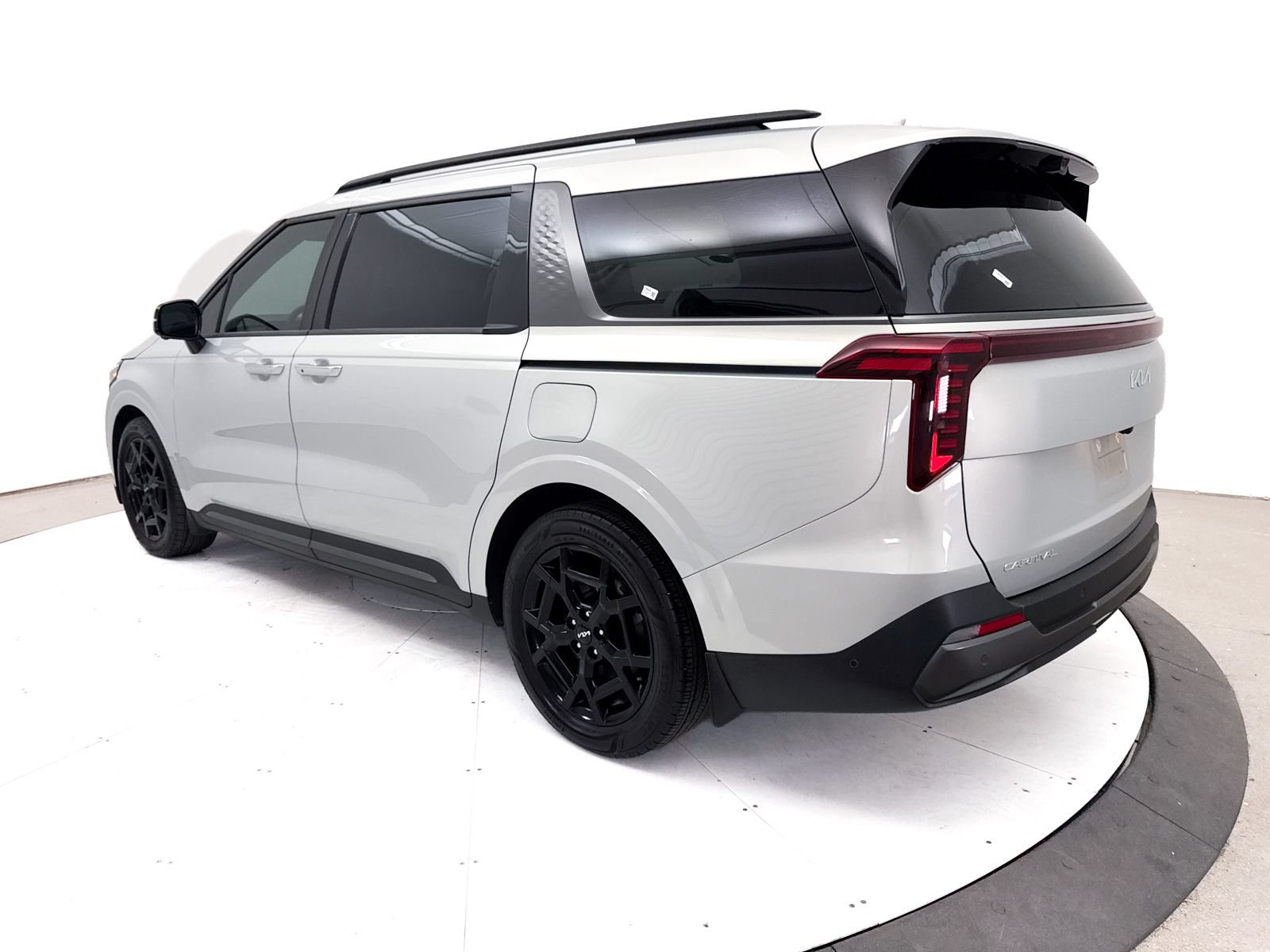 Certified 2025 Kia Carnival SX Prestige FWD image 20