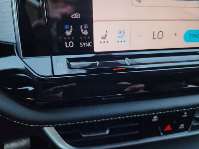 New 2026 Volkswagen Atlas Cross Sport SE image 14